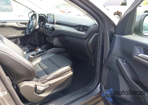 2022 Ford Escape Sel z USA, uszkodzony, nr VIN 1FMCU0KZ2NUB08550